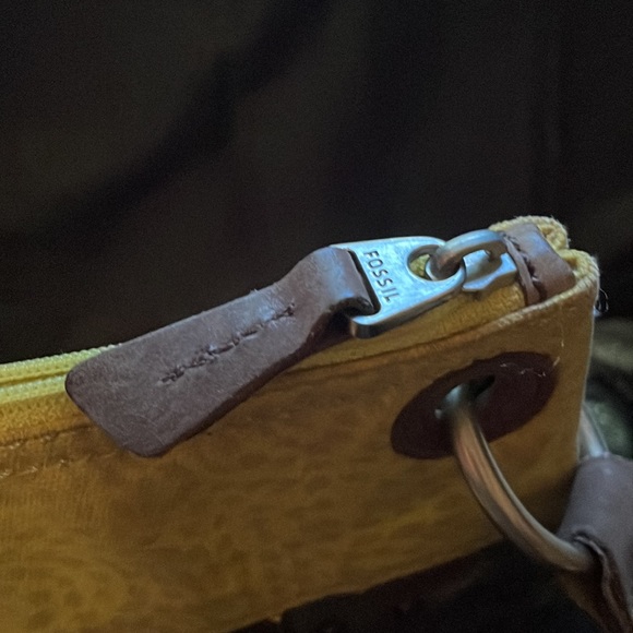 Fossil Key-per Crossbody Canvas/Patent Leather. Multi Color Print - Picture 8 of 11